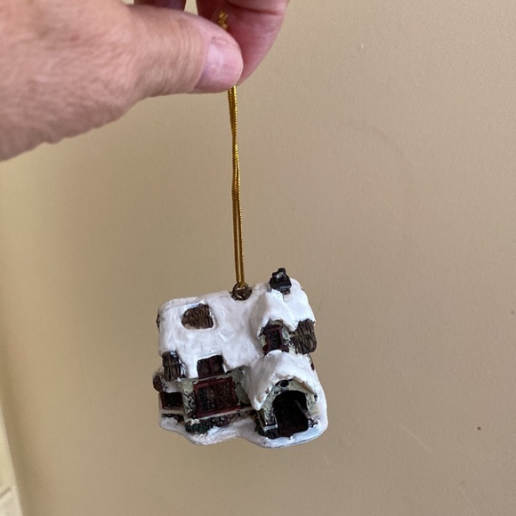 Currier and Ives 6 piece Christmas ornament set - Picture 10 of 12